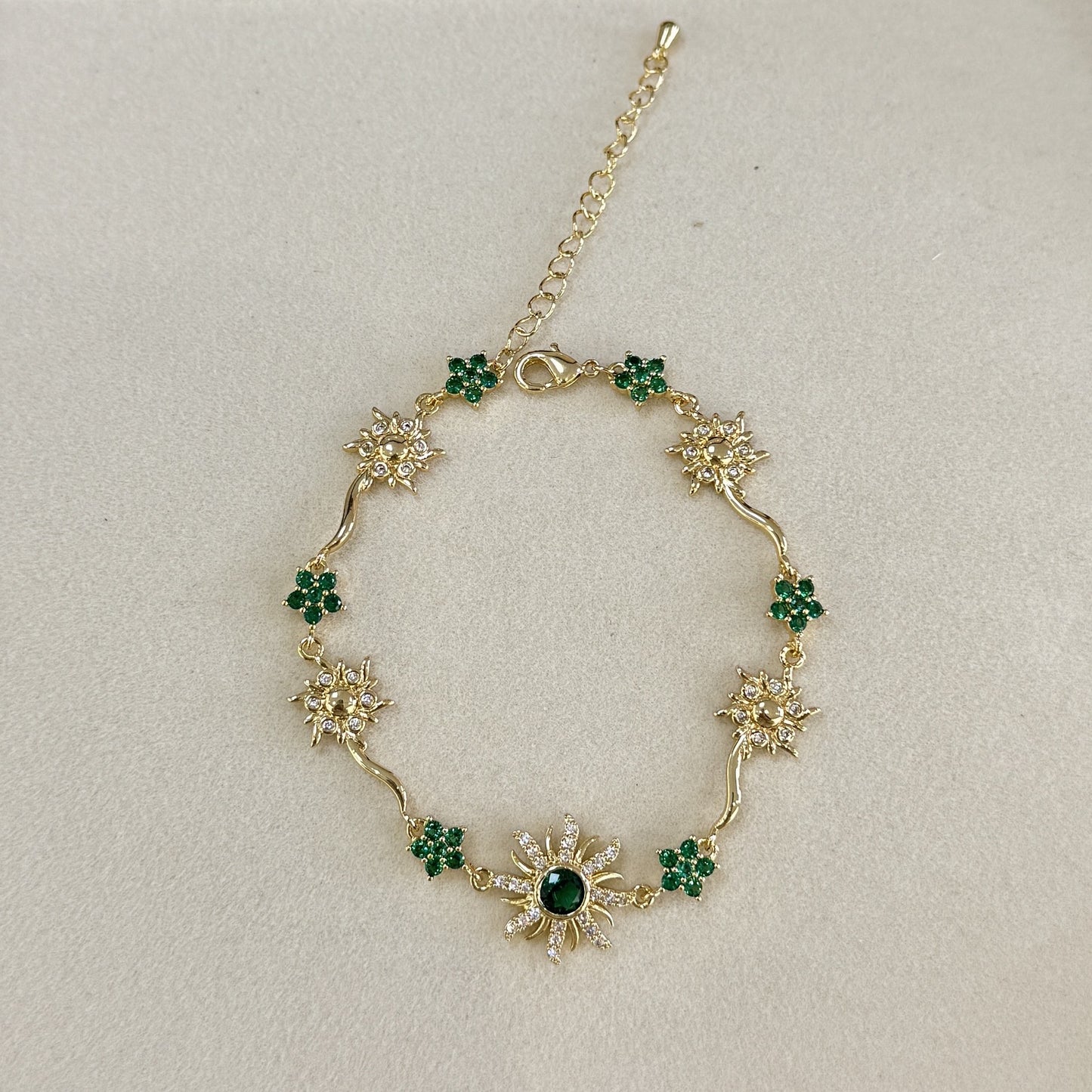 Green Lily Bracelet 💚🌼