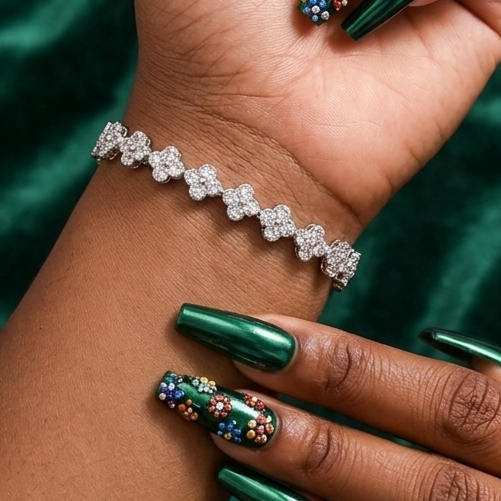 Clover Bliss Bracelet 🪩