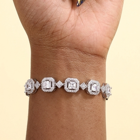 Crystal Grace Bracelet 🤍🔮